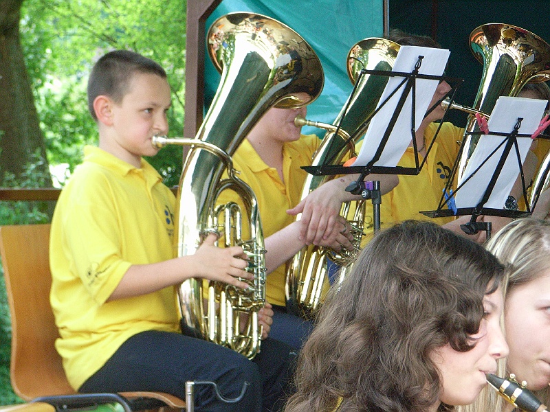 909 05 21 Marktplatzhocke (15).JPG